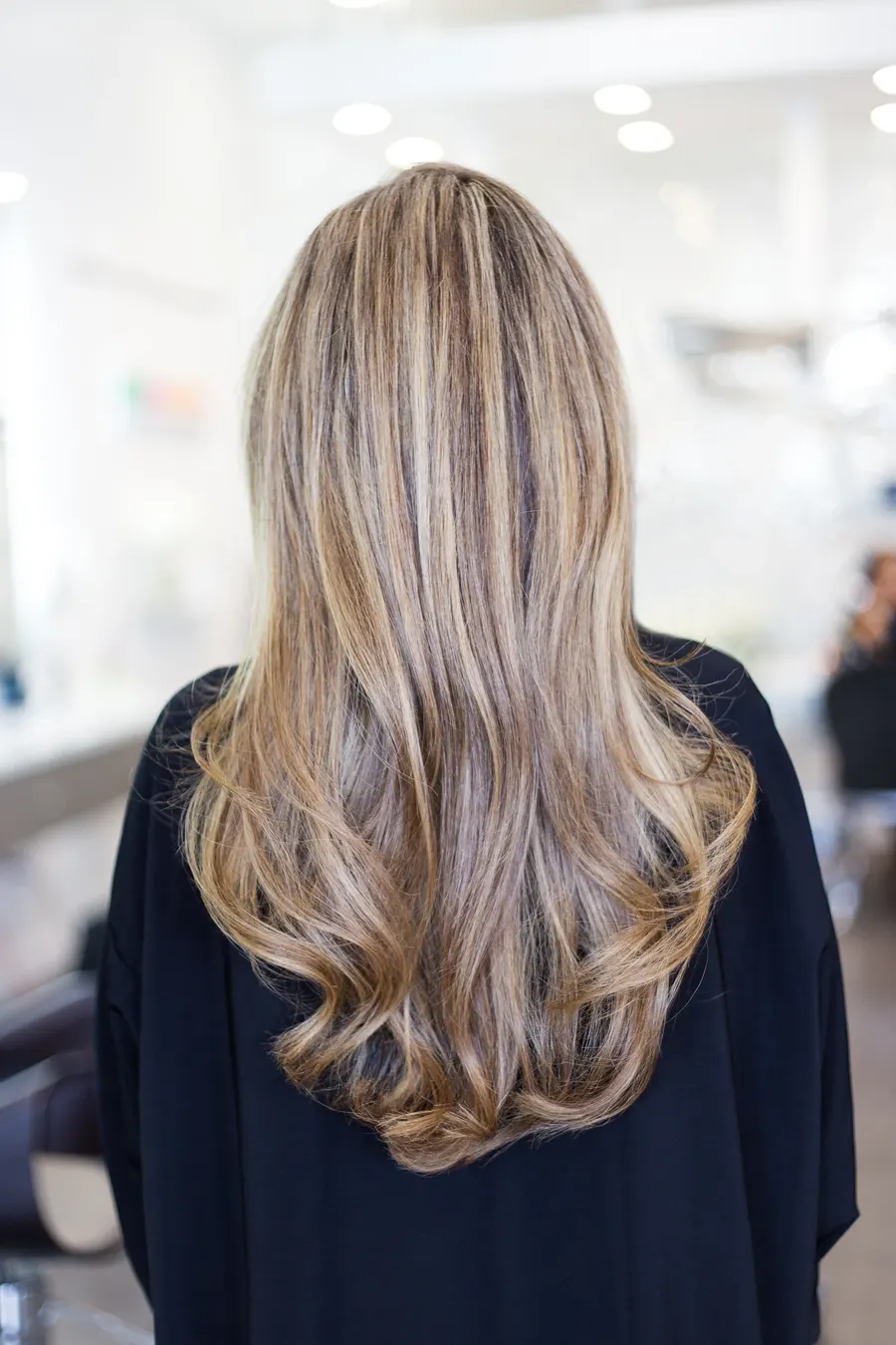 Blonde balayage — long layered finish